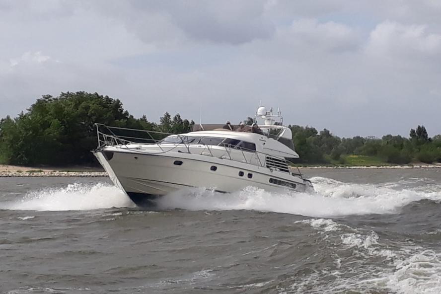 Fairline - Squadron 56