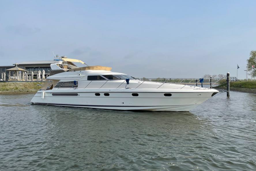 Fairline - Squadron 56