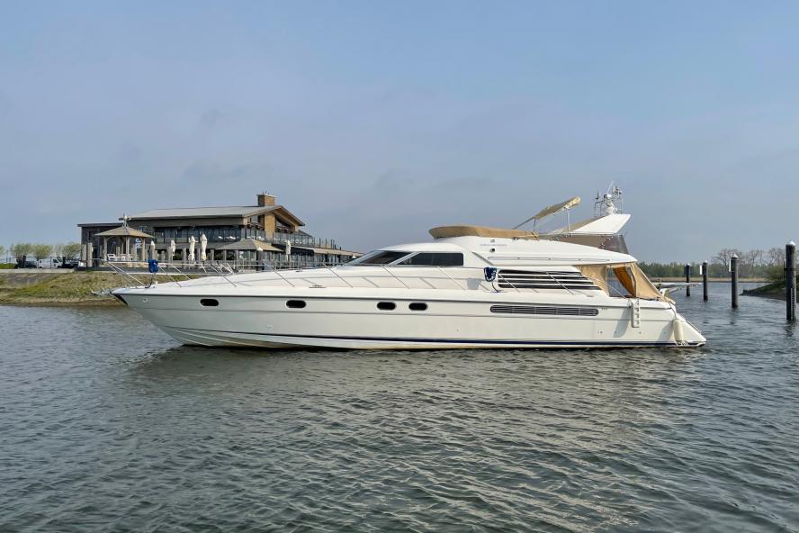 Fairline - Squadron 56