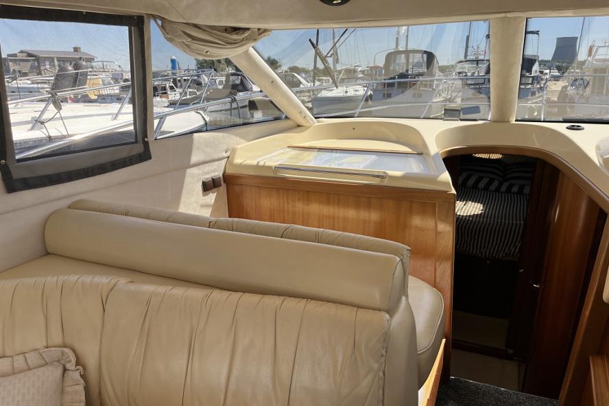 Galeon - 330 FLY