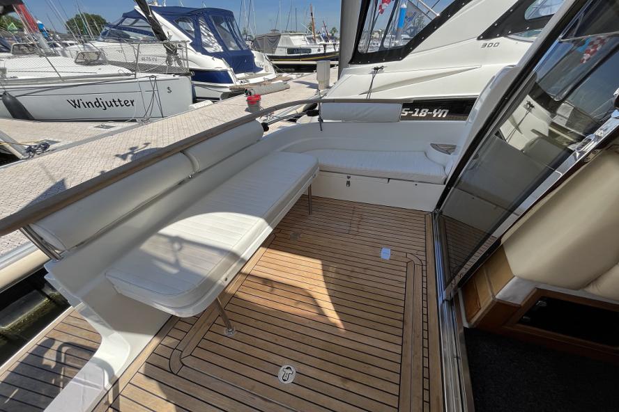 Galeon - 330 FLY