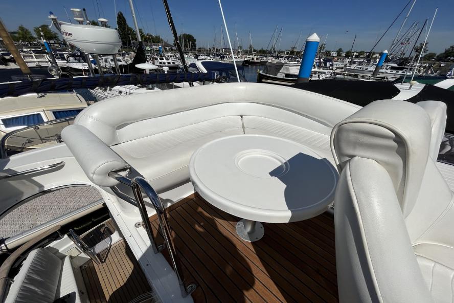 Galeon - 330 FLY