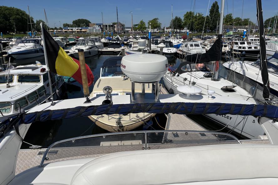 Galeon - 330 FLY