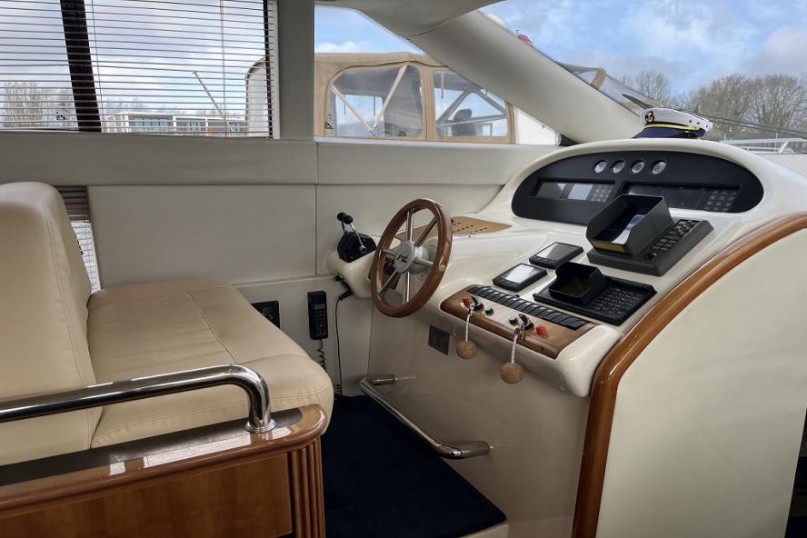 Azimut - 50 Flybridge 